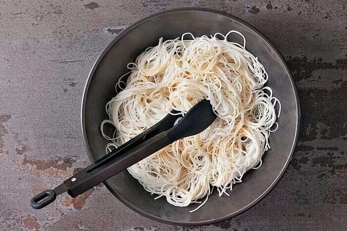 Rice vermicelli soaking for shrimp mei fun