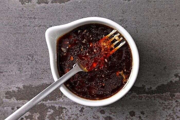Soy sauce oyster sauce garlic ginger and Shaoxing wine for shrimp mei fun