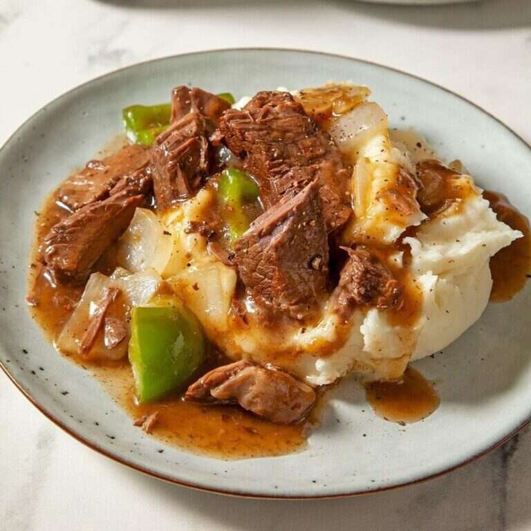 Slow-cooker sirloin steak with savory gravy and vegetables